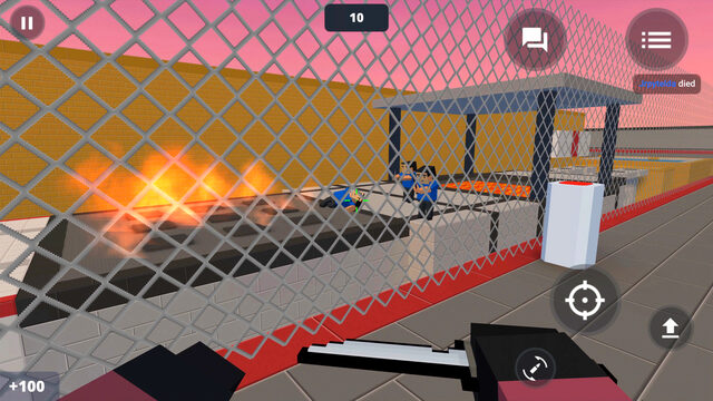 Block Strike: tiroteio atrás de alambrado em mapa de céu rosado